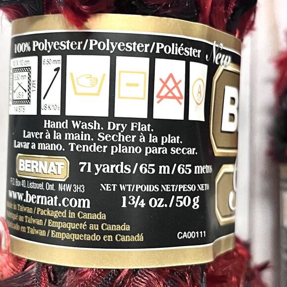 Bernat Boa Yarn Lot of 2 Skeins 1.75 Oz Ea Cardinal Red & Black - Picture 3 of 6